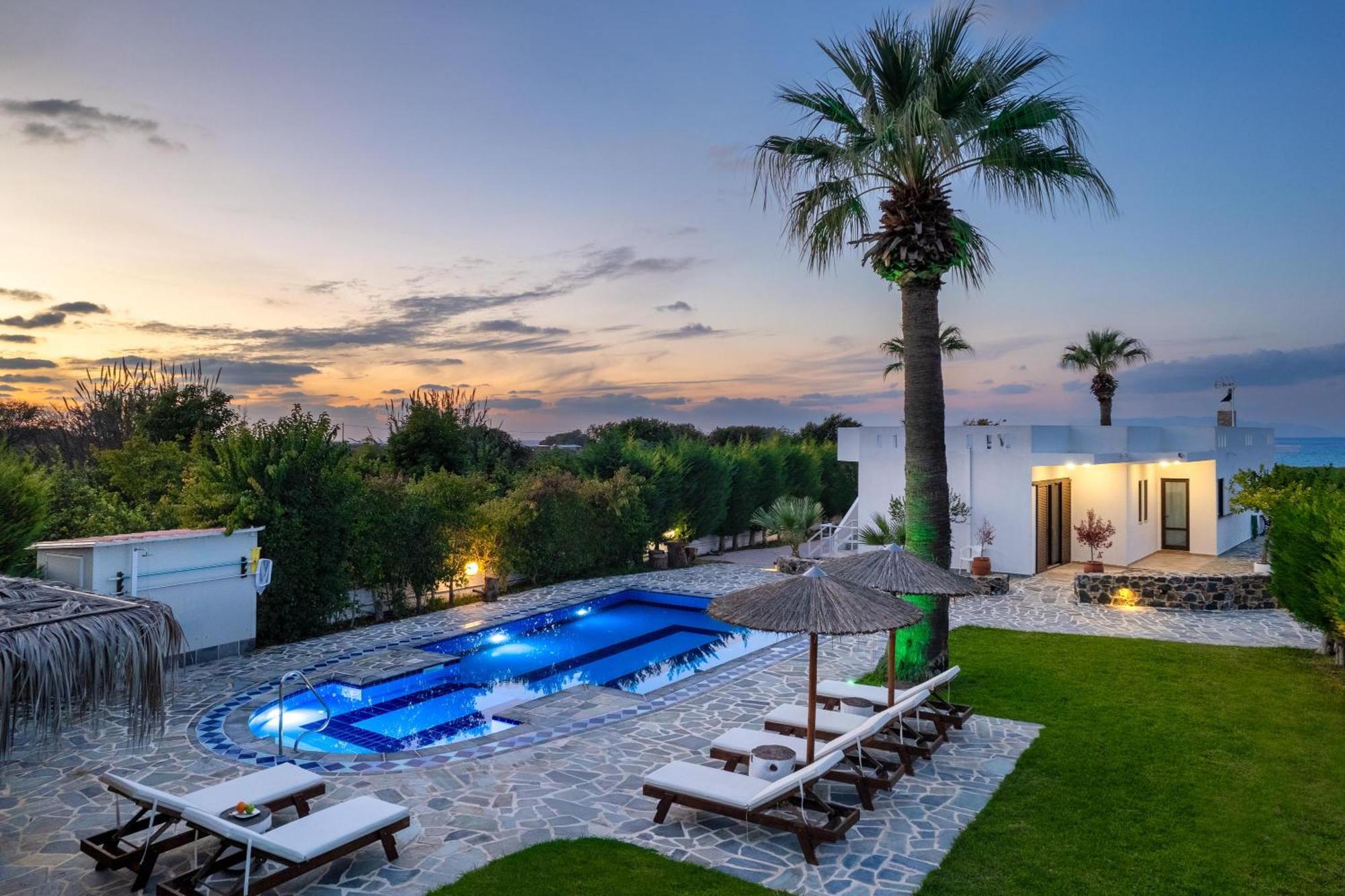 Villa Palmeras Soroni Экстерьер фото
